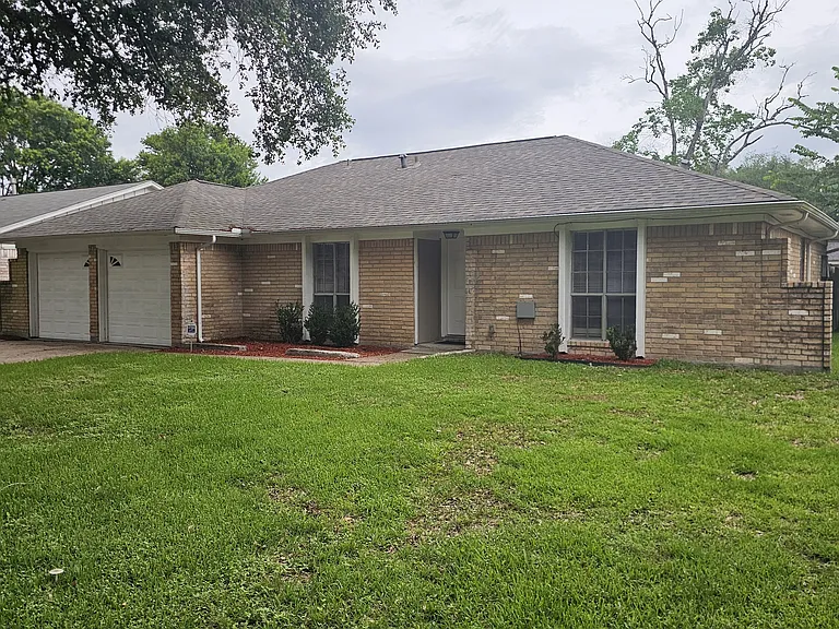 1404 Cactus St — Photo 3