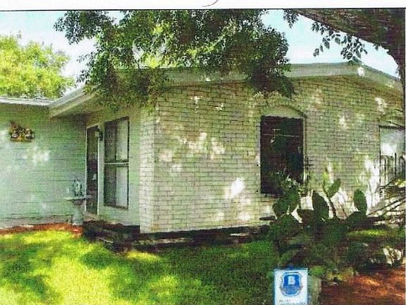 3rd image of 7418 Apple Valley Dr