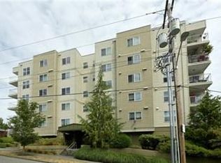 3120 SW Genesee St #604, Seattle, WA 98126