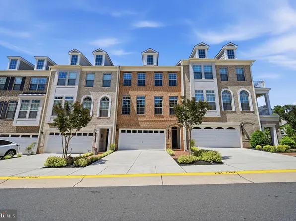 7914 Turtle Creek Cir, Gainesville, VA 20155