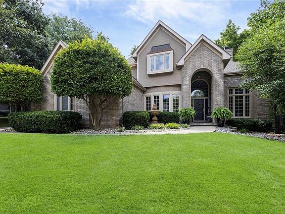 3rd image of 1567 Oakwood Ln