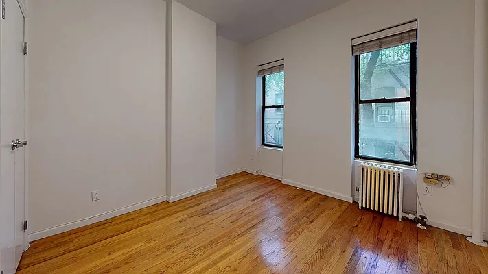 Rented by Emerson Realty NY LLC | media 14