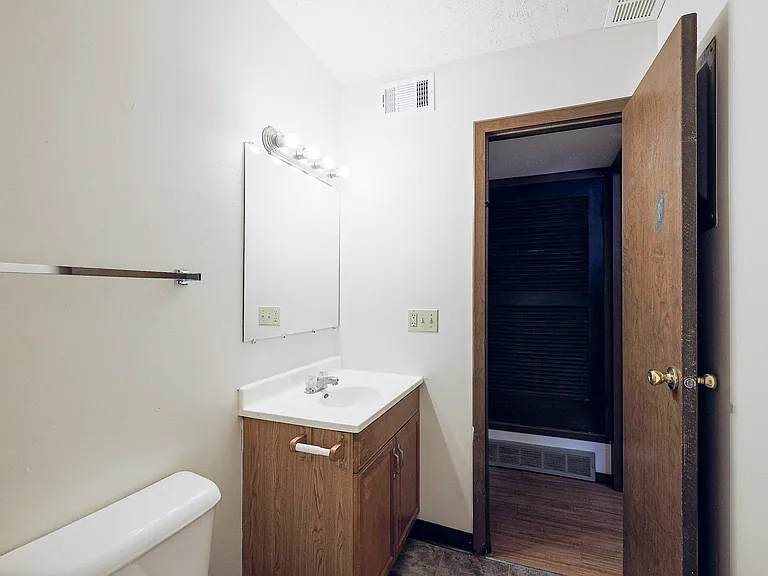 1728 S 14th St #13 — Photo 11
