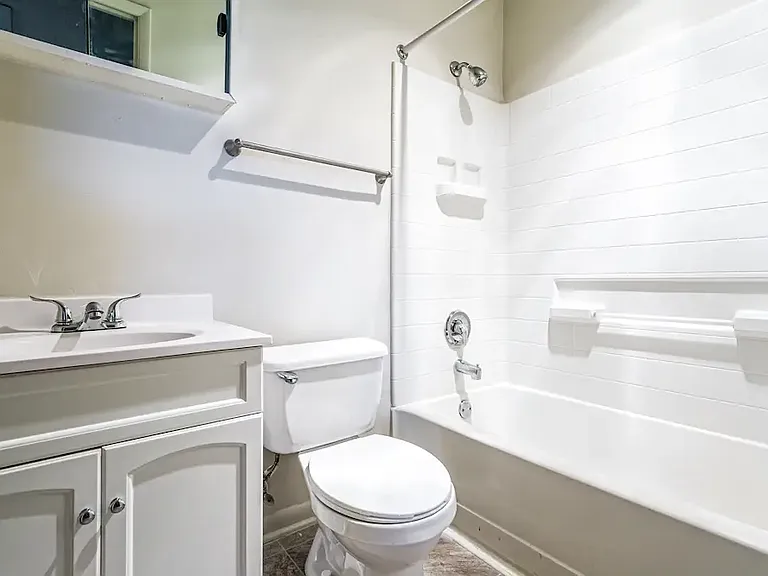 Park Towne Apartments — Photo 15