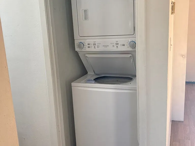406 Griffin St #A — Photo 8
