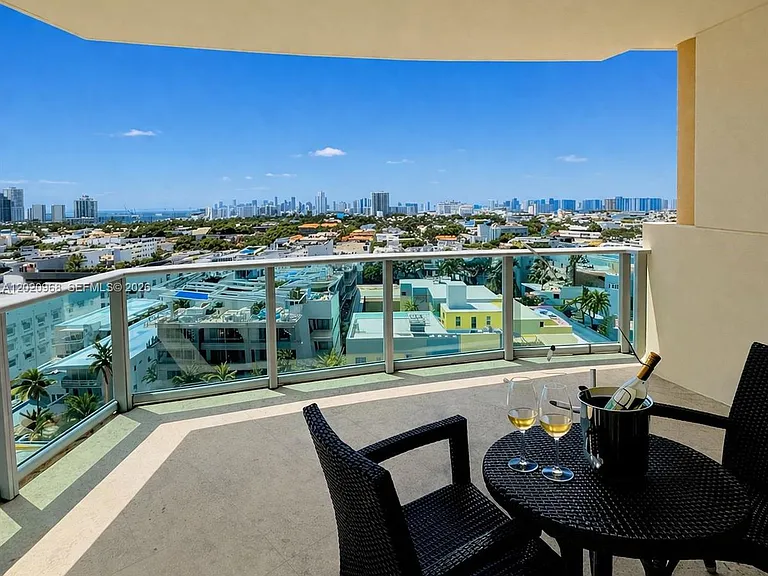 1455 Ocean Dr #1211 — Photo 1
