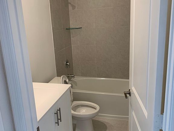 3rd image of 21025 NE 8th Ave