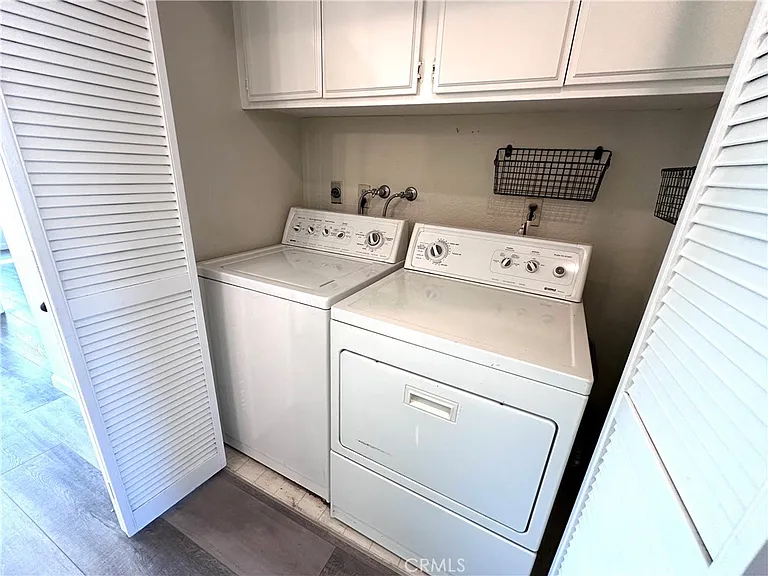 204 Greenmoor — Photo 13