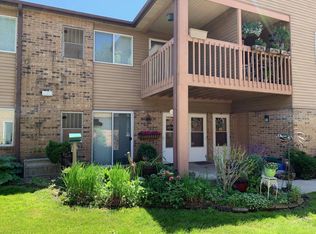 8666 S Chicago Rd #3, Oak Creek, WI 53154