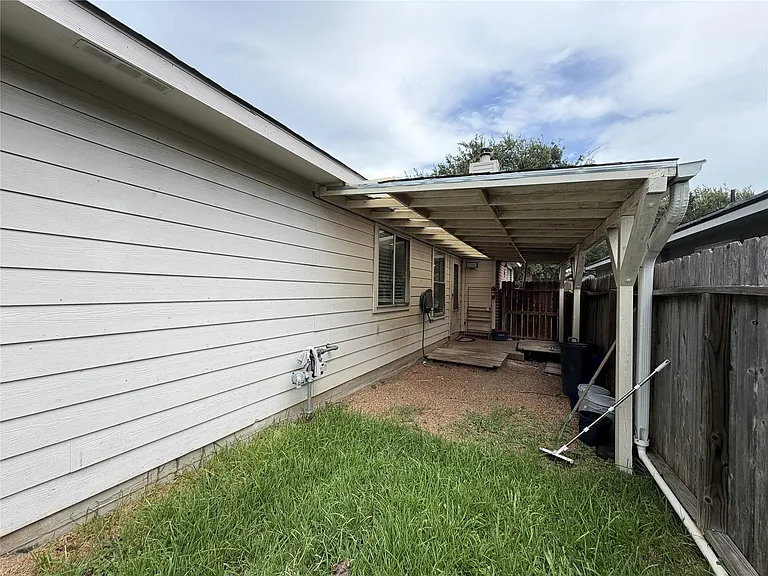 7427 Briargate Dr — Photo 21