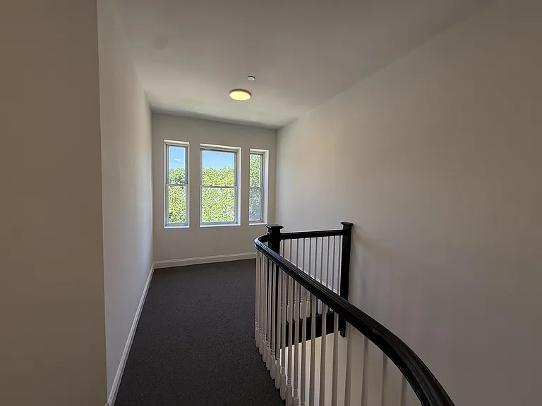 78 Kirkland St — Photo 10
