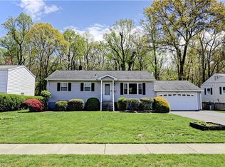 52 Baxter Ln, Milford, CT 06460