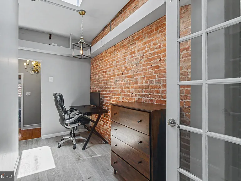 14 Poultney St — Photo 32