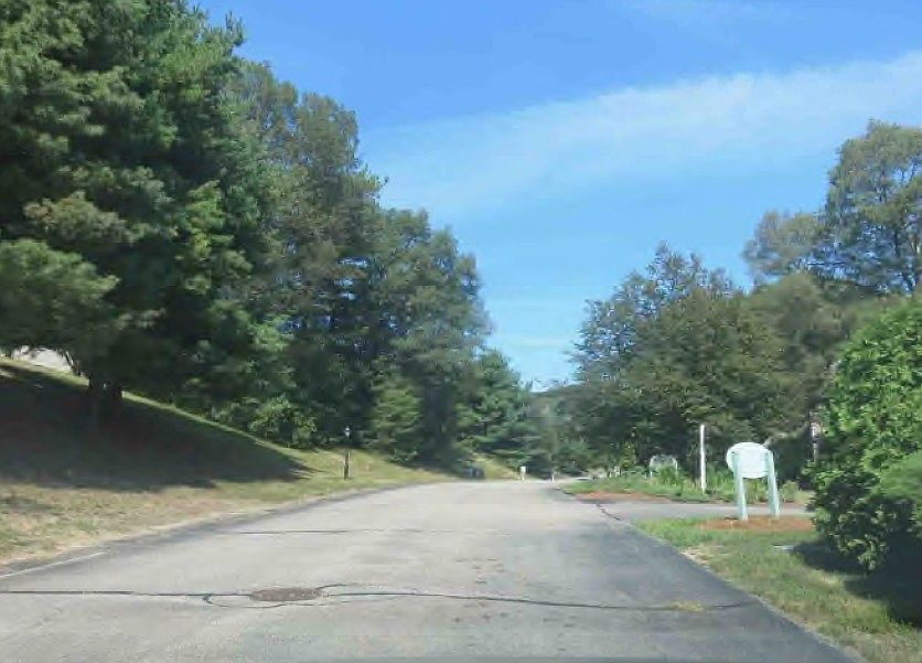2nd image of 86 Laurelwood Dr