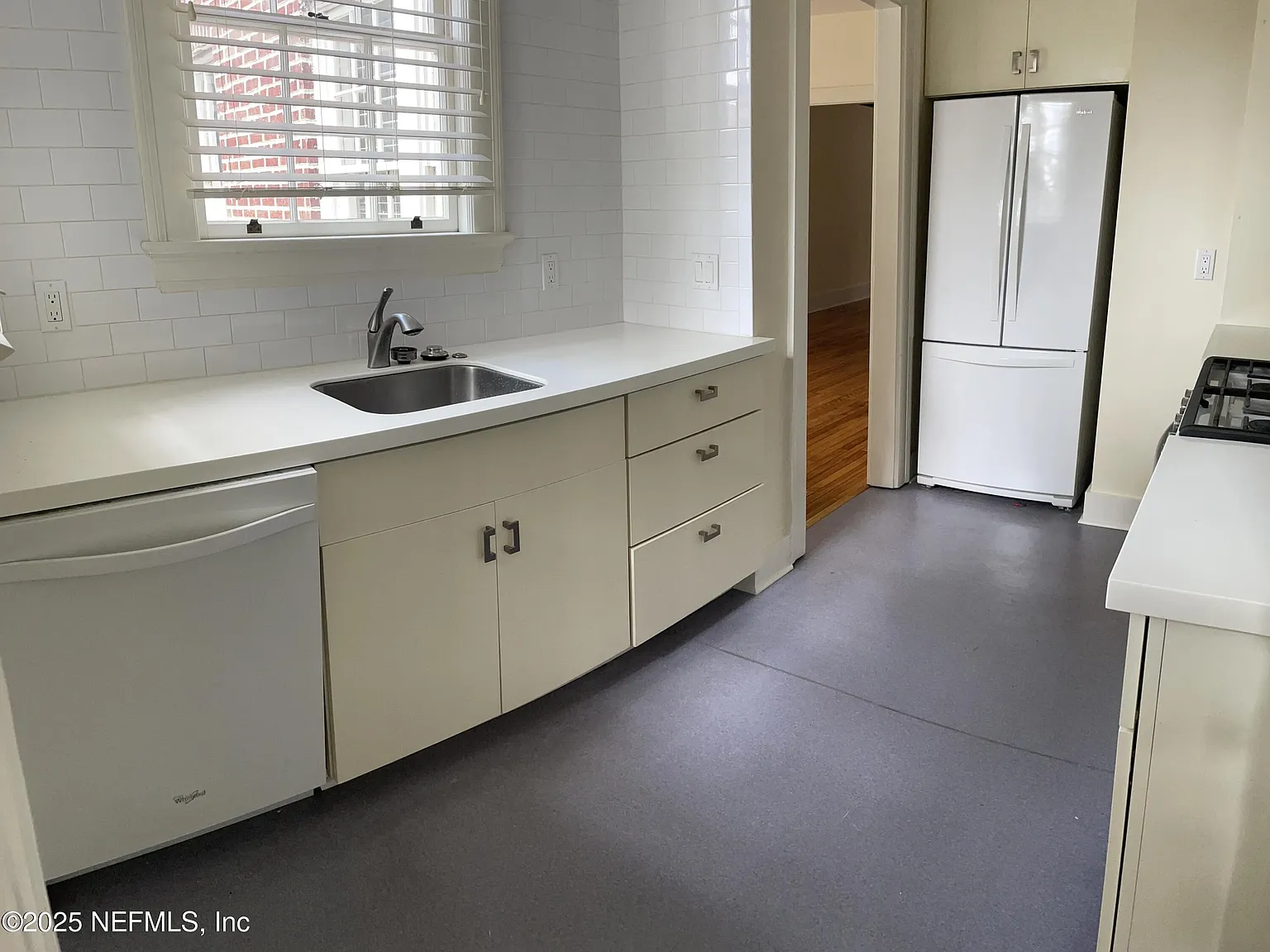 2 bed, 1.0 bath, 1225 sqft, $1,650 — Photo 3