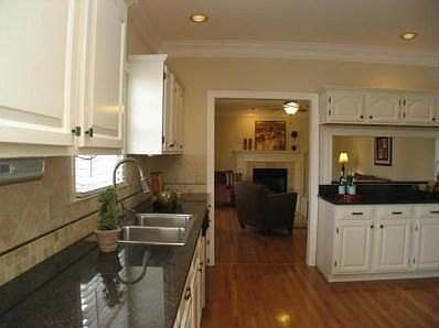 Kitchen-Stainless Steele-Granite