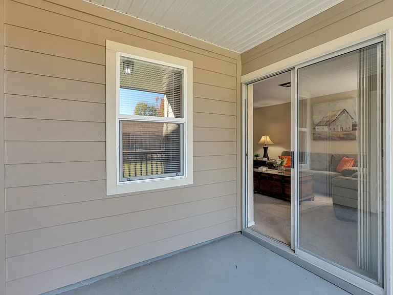 Sunlake Apartments — Photo 21