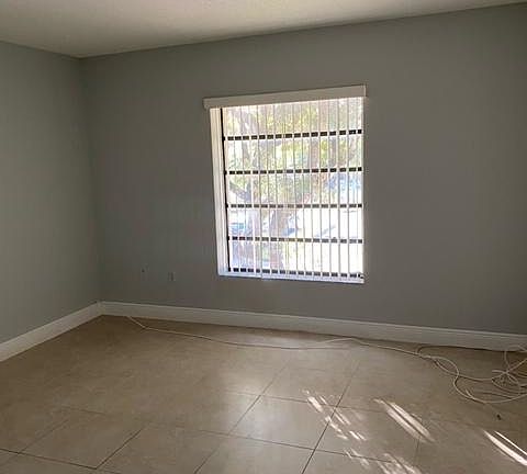 5th image of 10423 N Kendall Dr #206