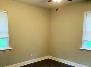 612 NW Little Ave #B, Lees Summit, MO 64063