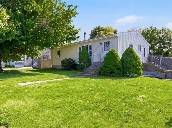 8 Deer St, Somerset, MA 02726
