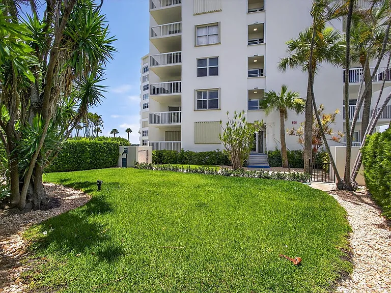 2600 N Flagler Dr #911 — Photo 45