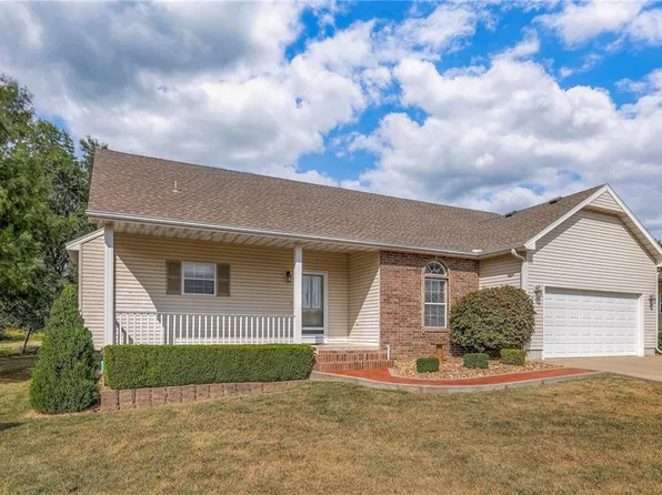 203 W Kody Cir, Clinton, MO 64735