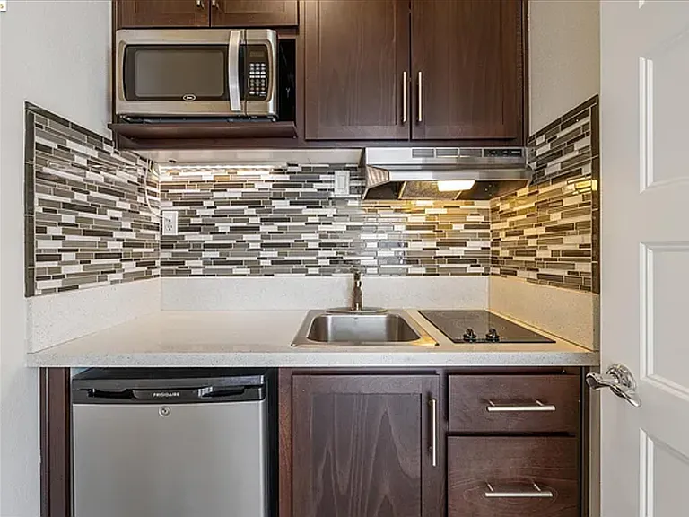 1st floor kitchen for bedroom