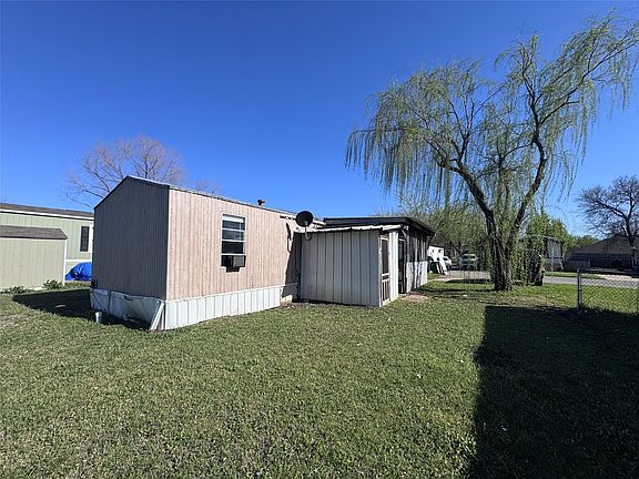 4th image of 115 Valerie Ln