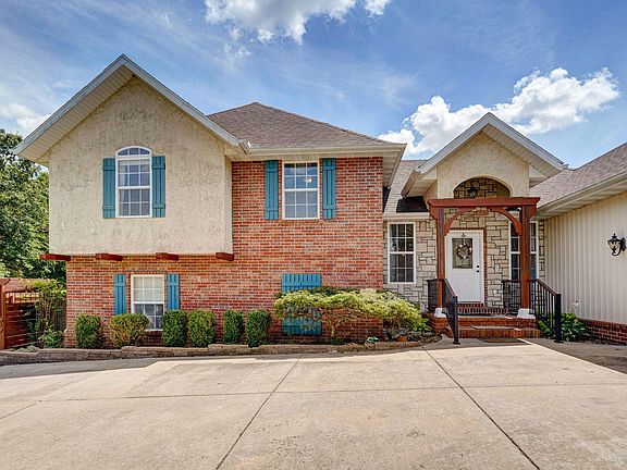 823 McVey St-41