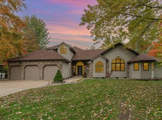 1695 S Bay Mid County Line Rd, Midland, MI 48642