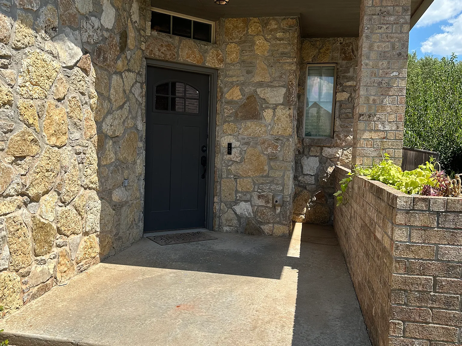 3 bed, 1686 sqft, $2,500 — Photo 3