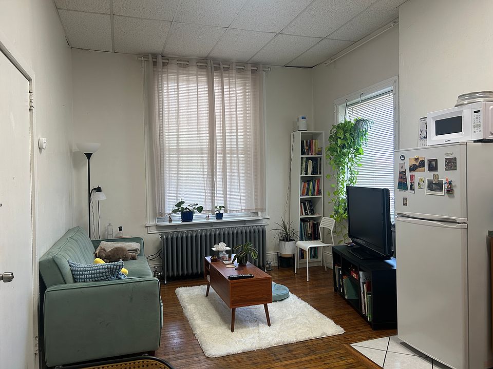 2nd image of 224 S 43rd St APT 1F