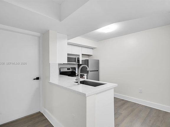 4th image of 15495 Miami Lakeway N APT 101