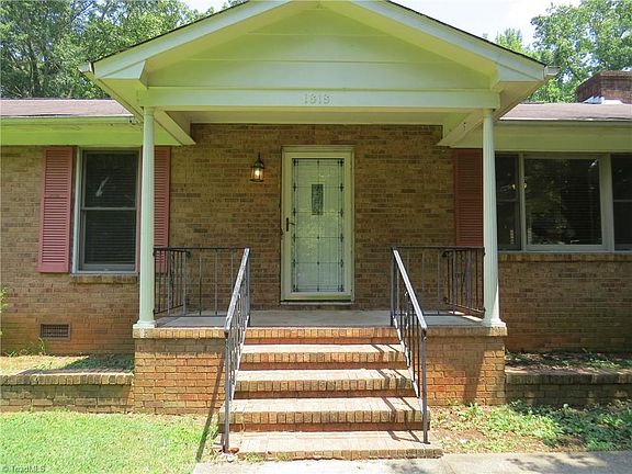3rd image of 1818 Delmar Dr