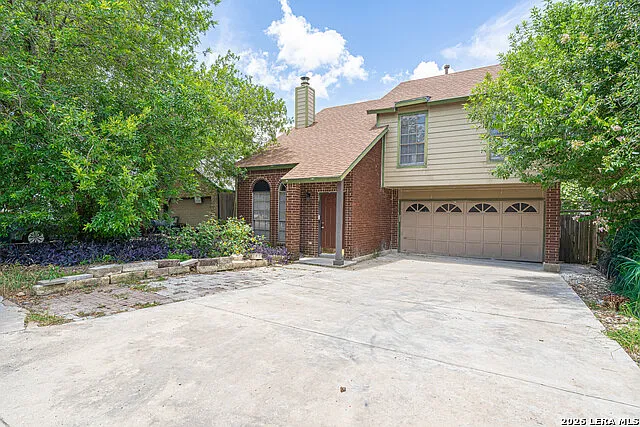 5 bed, 2.5 bath, 1899 sqft, $1,995 — Photo 4