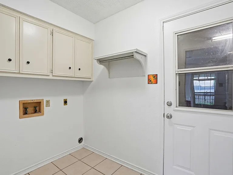 306 Woodstone Dr — Photo 38
