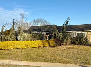 2 Apache Drive, Toms River, NJ 08753