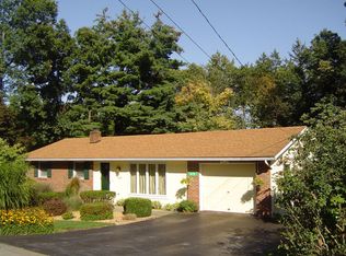 315 Camelot Dr, Stroudsburg, PA 18360