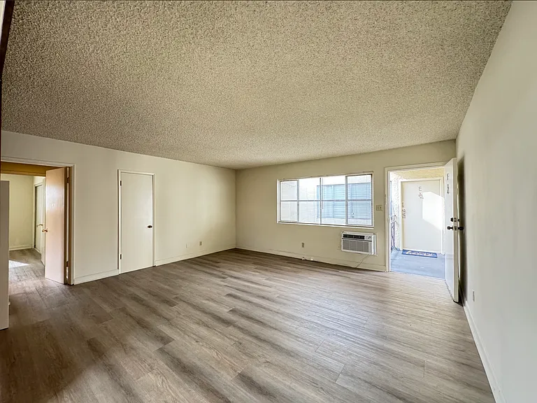 5708 Temple City Blvd — Photo 14