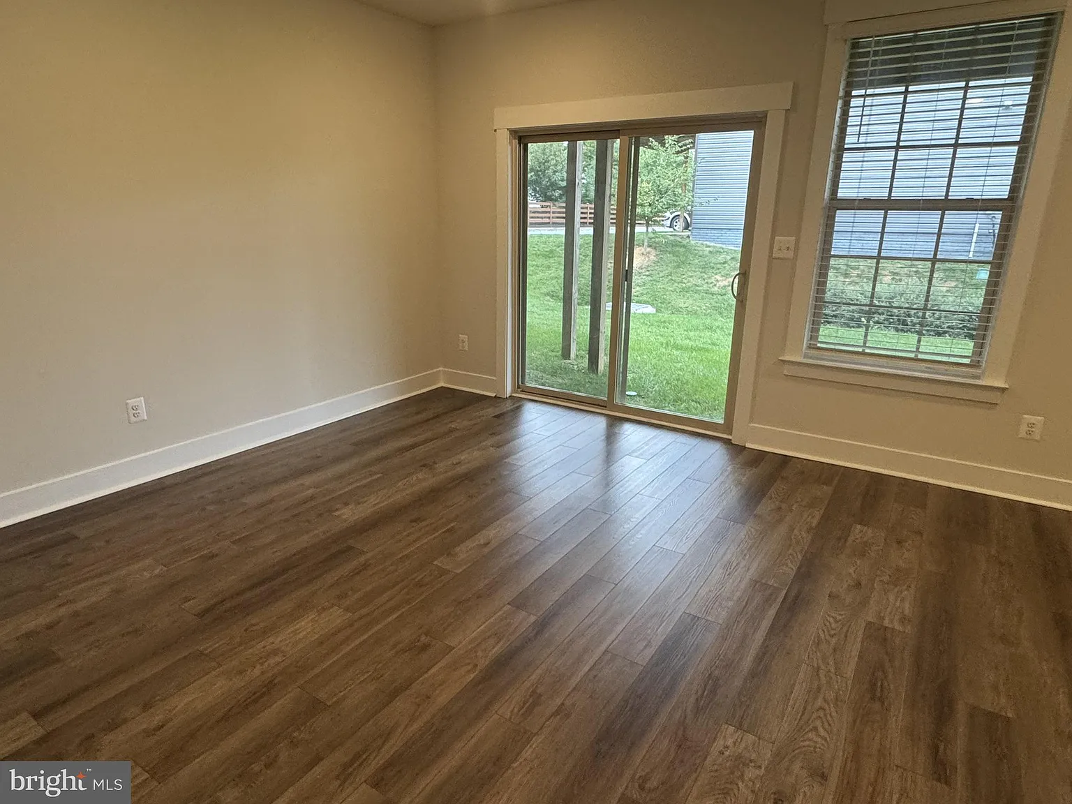 3 bed, 2.5 bath, 1800 sqft, $2,700 — Photo 4