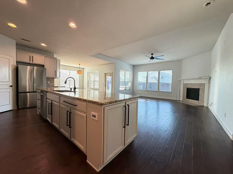 226 Boxwood Ln — Photo 7