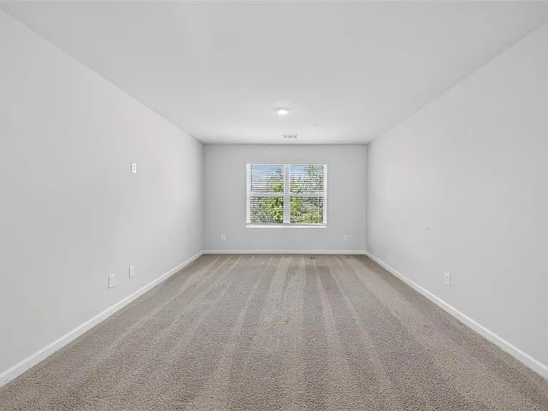 7566 Jennadee Dr — Photo 13