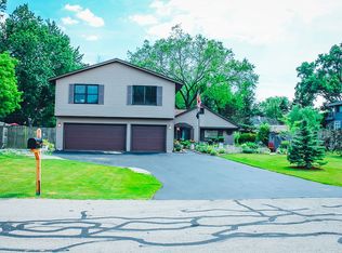 17W343 Hickory Ave, Addison, IL 60101