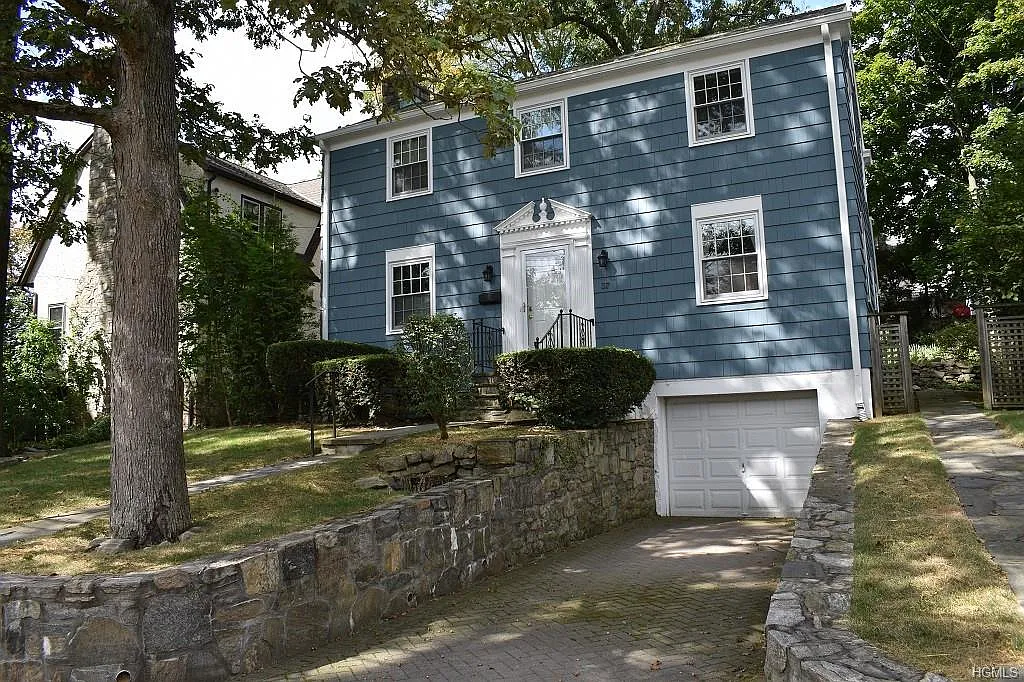 37 Stratford Rd photo 1