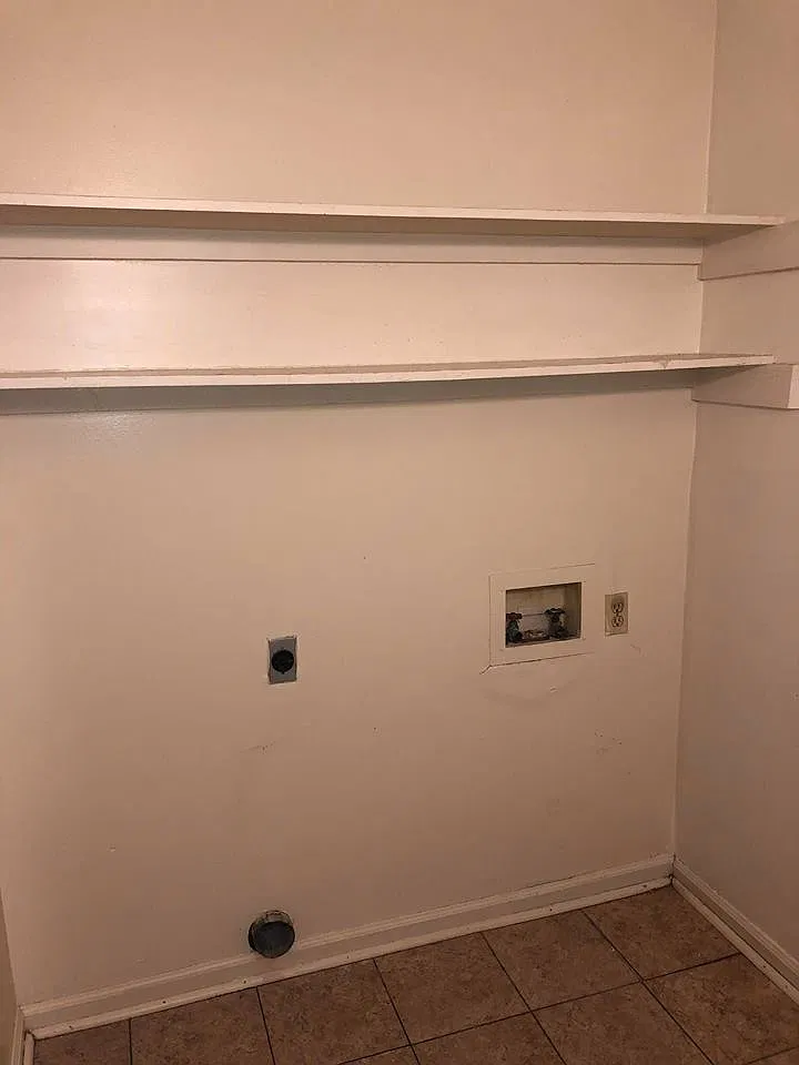1726 Oshea St - Unit B — Photo 4