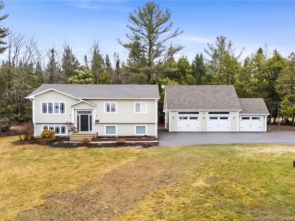 186 Rolling Hill Dr, Saint Marys, NB E3A 9V5