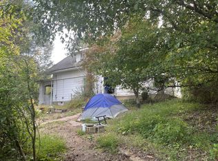 49 S High St, Sutton, WV 26601