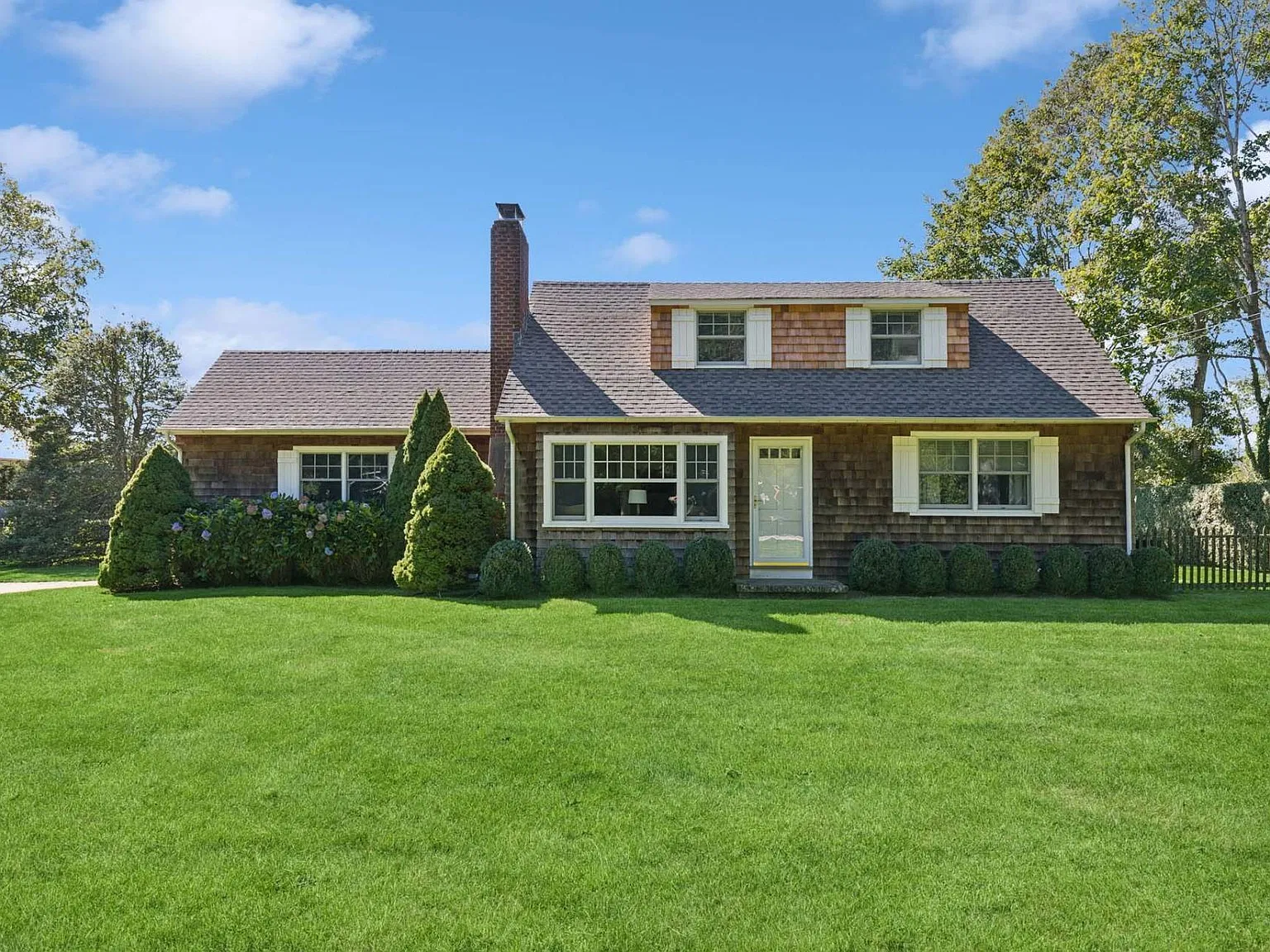 Wainscott South- Moments to Beach Lane — Photo 2