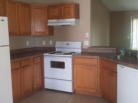 3rd image of 622 Fremont Ave