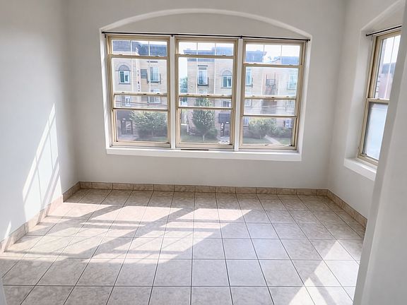 3rd image of 331 Melwood Ave APT 4